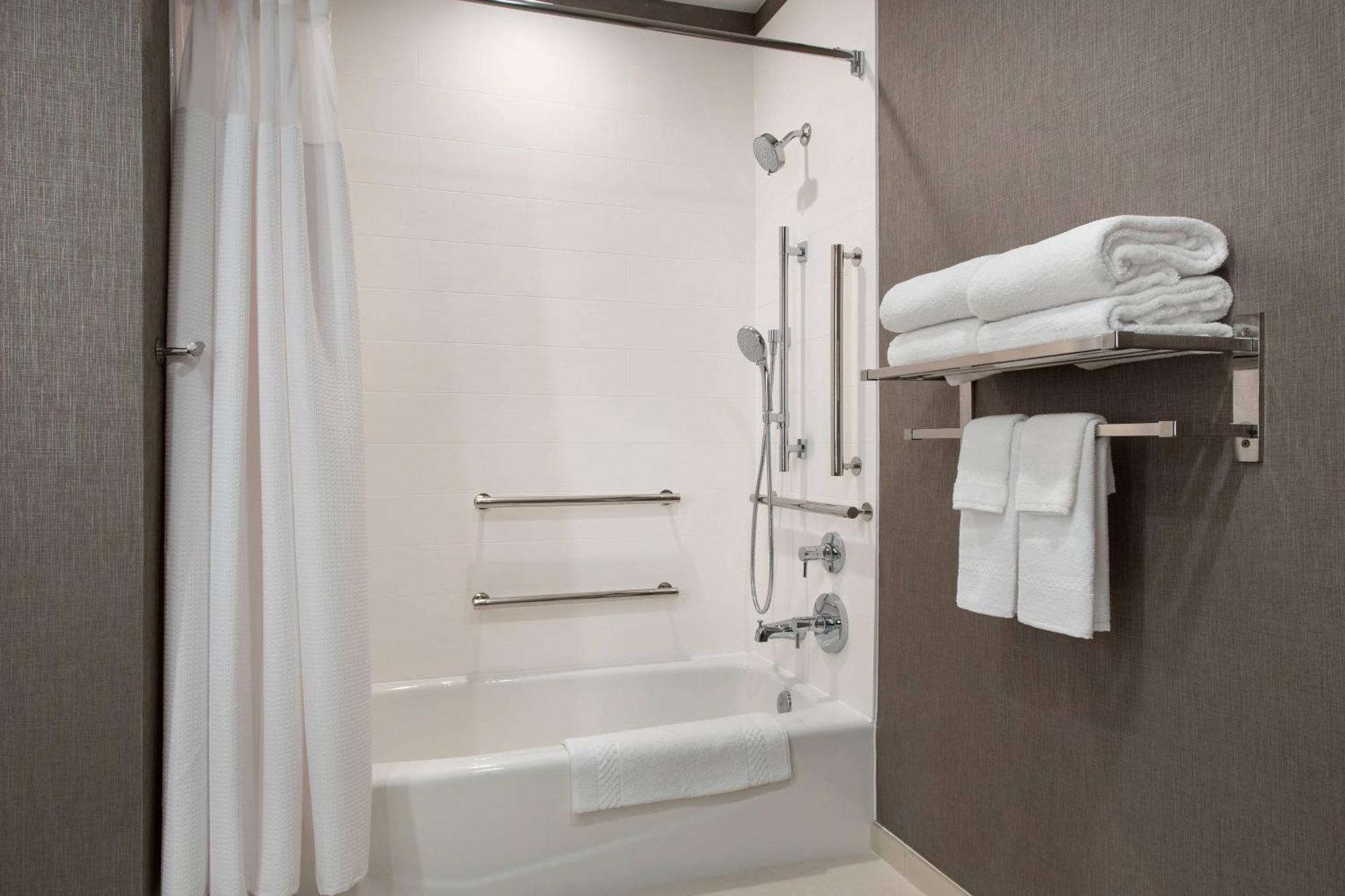 Springhill Suites Herndon Reston Exterior photo