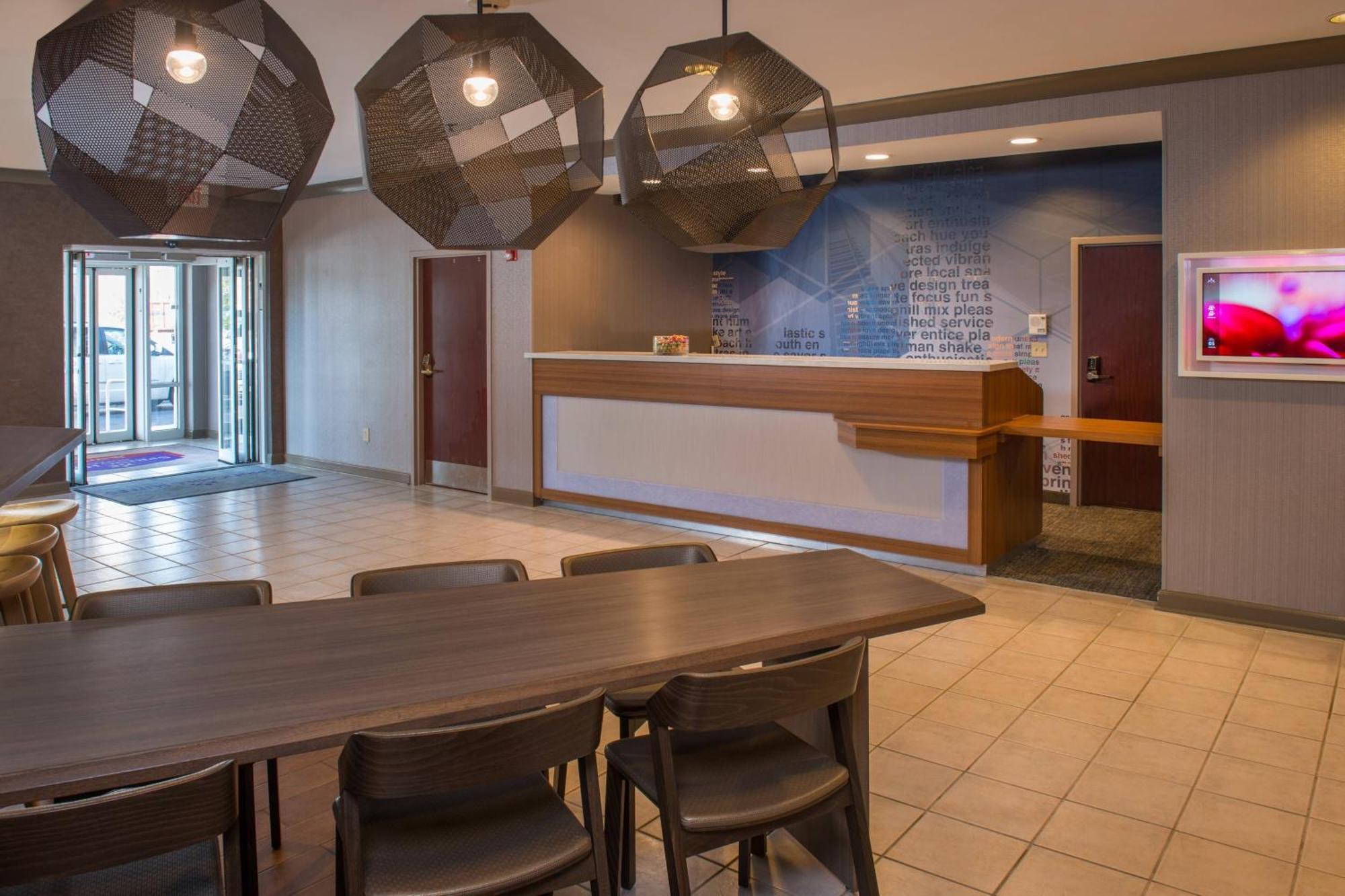 Springhill Suites Herndon Reston Exterior photo